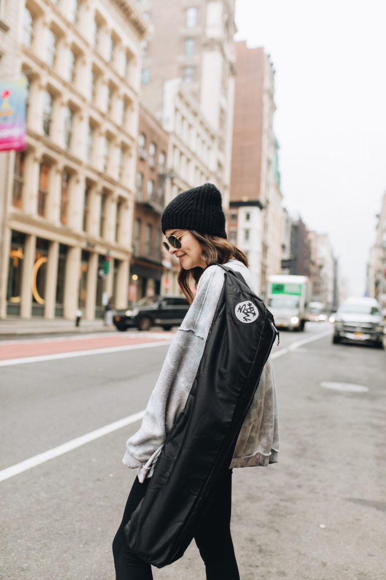 Hot Yoga Class: What You Need + Benefits